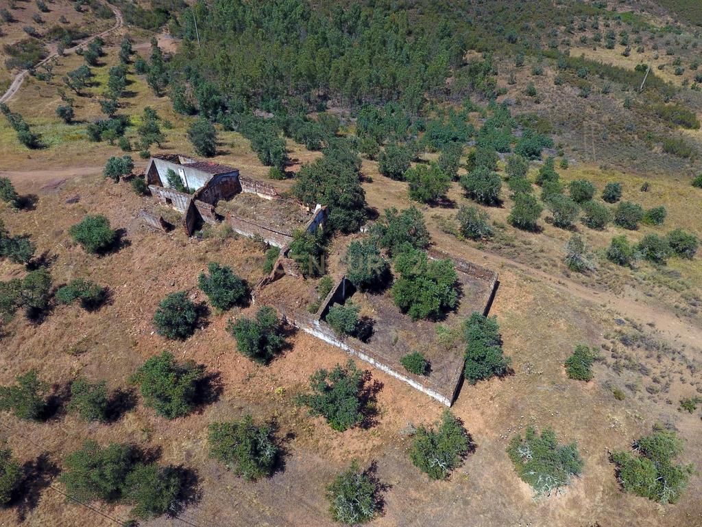 Terreno de 22ha com Ruína de 250m² em Alqueva – Oportunidade no Alentejo - Image 23