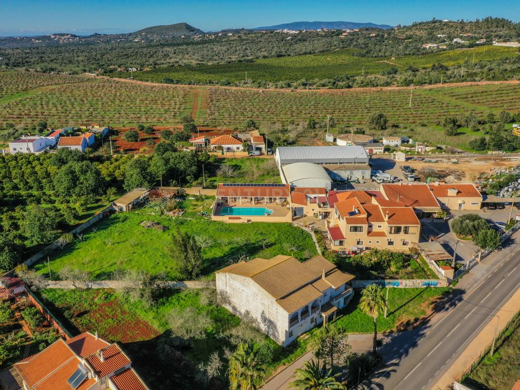 Quinta de Luxo em Silves com 10 Quartos e Piscina Comum - Image 20