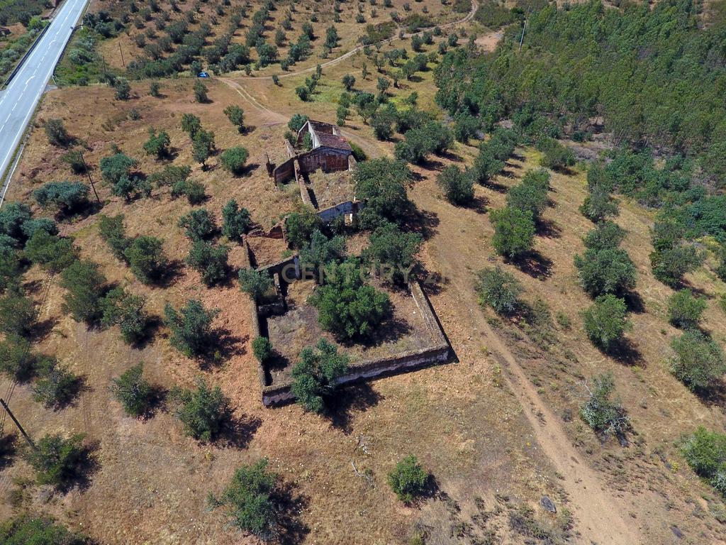 Terreno de 22ha com Ruína de 250m² em Alqueva – Oportunidade no Alentejo - Image 32