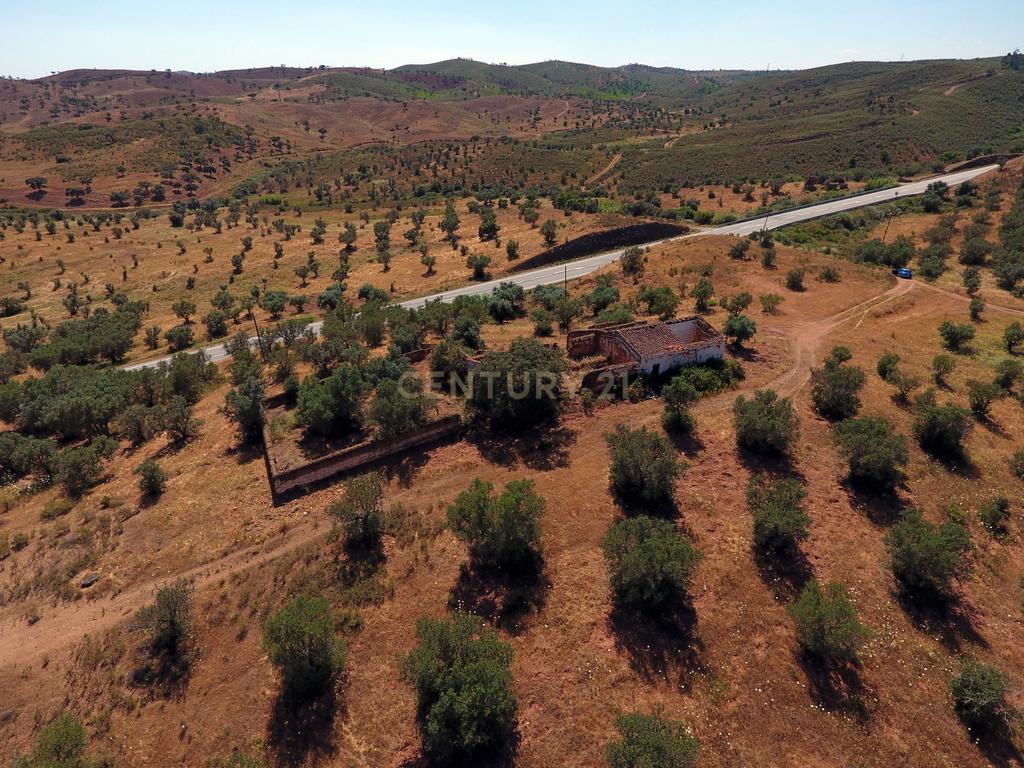 Terreno de 22ha com Ruína de 250m² em Alqueva – Oportunidade no Alentejo - Image 18