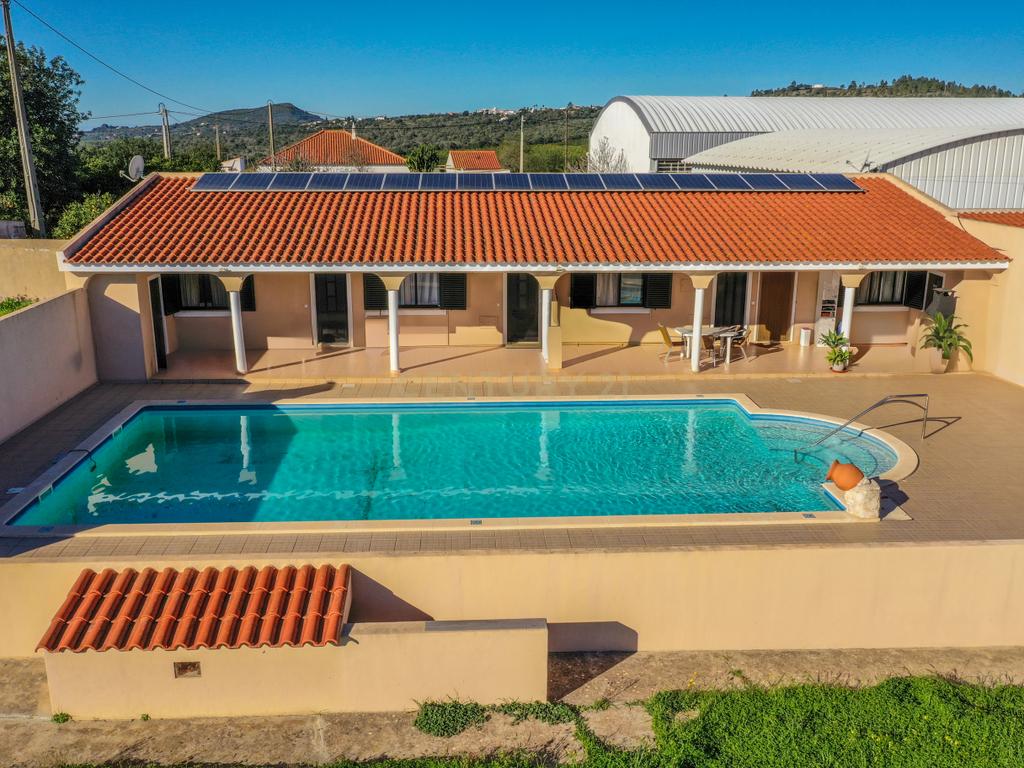 Quinta de Luxo em Silves com 10 Quartos e Piscina Comum - Image 16