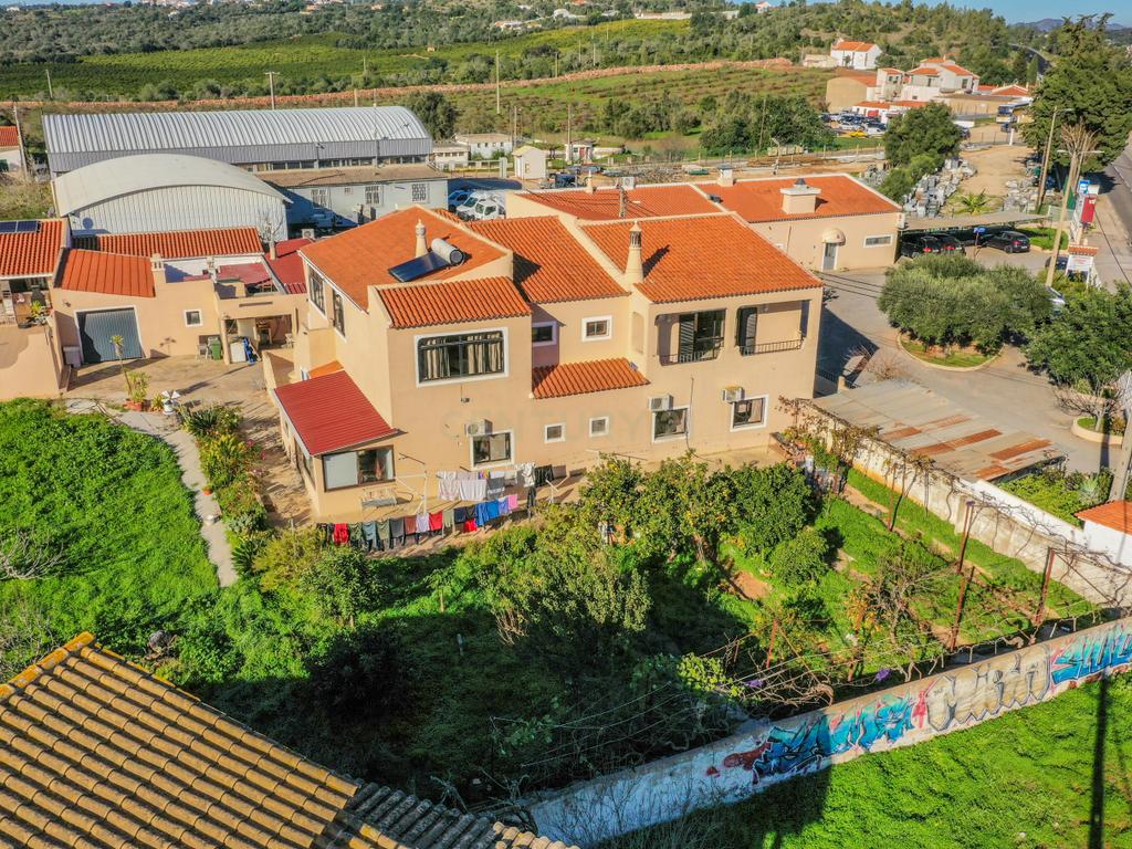 Quinta de Luxo em Silves com 10 Quartos e Piscina Comum - Image 26