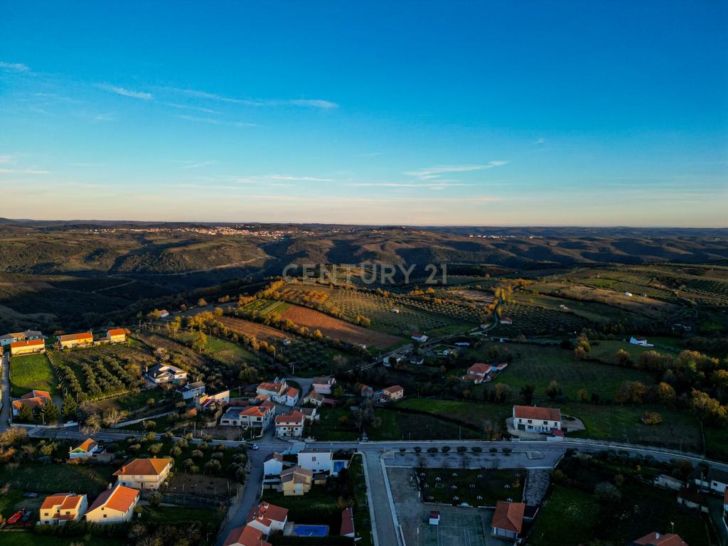 Moradia T4 em Carção - Bragança - Image 25