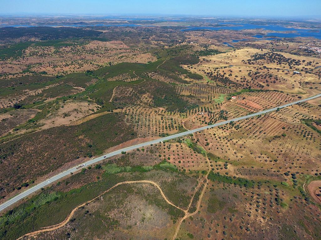 Terreno de 22ha com Ruína de 250m² em Alqueva – Oportunidade no Alentejo - Image 30