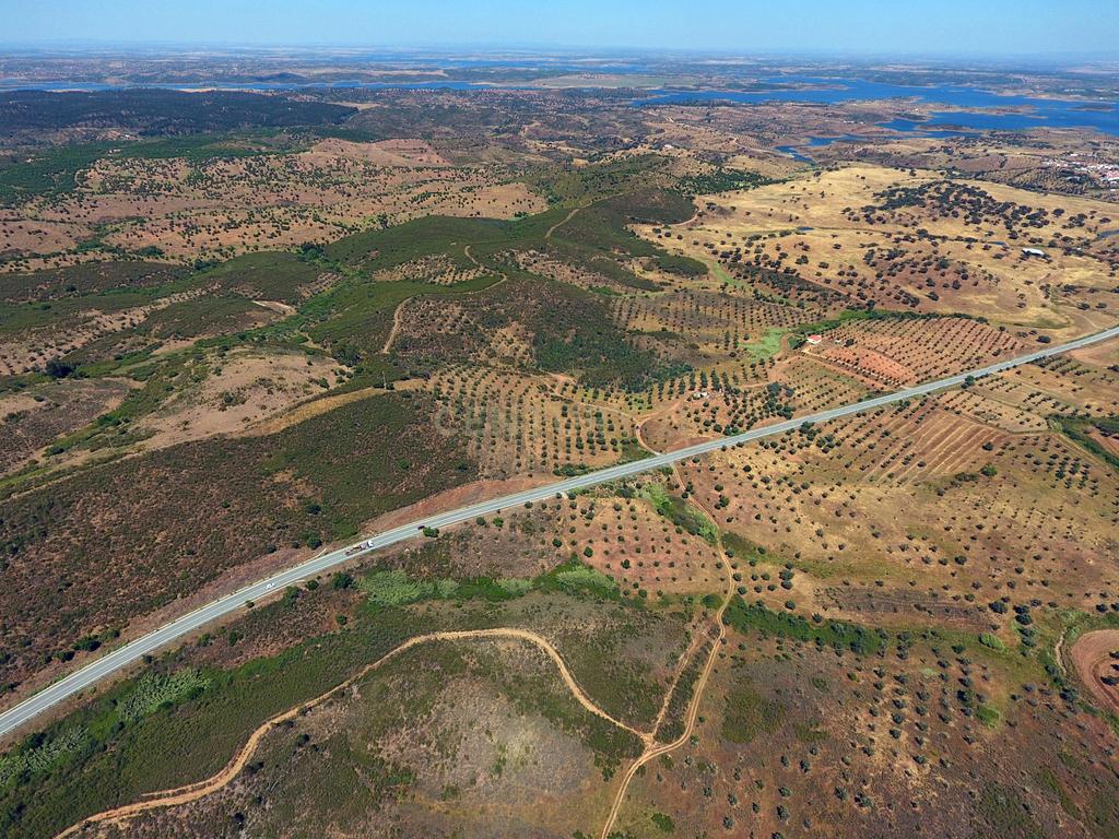 Terreno de 22ha com Ruína de 250m² em Alqueva – Oportunidade no Alentejo - Image 31