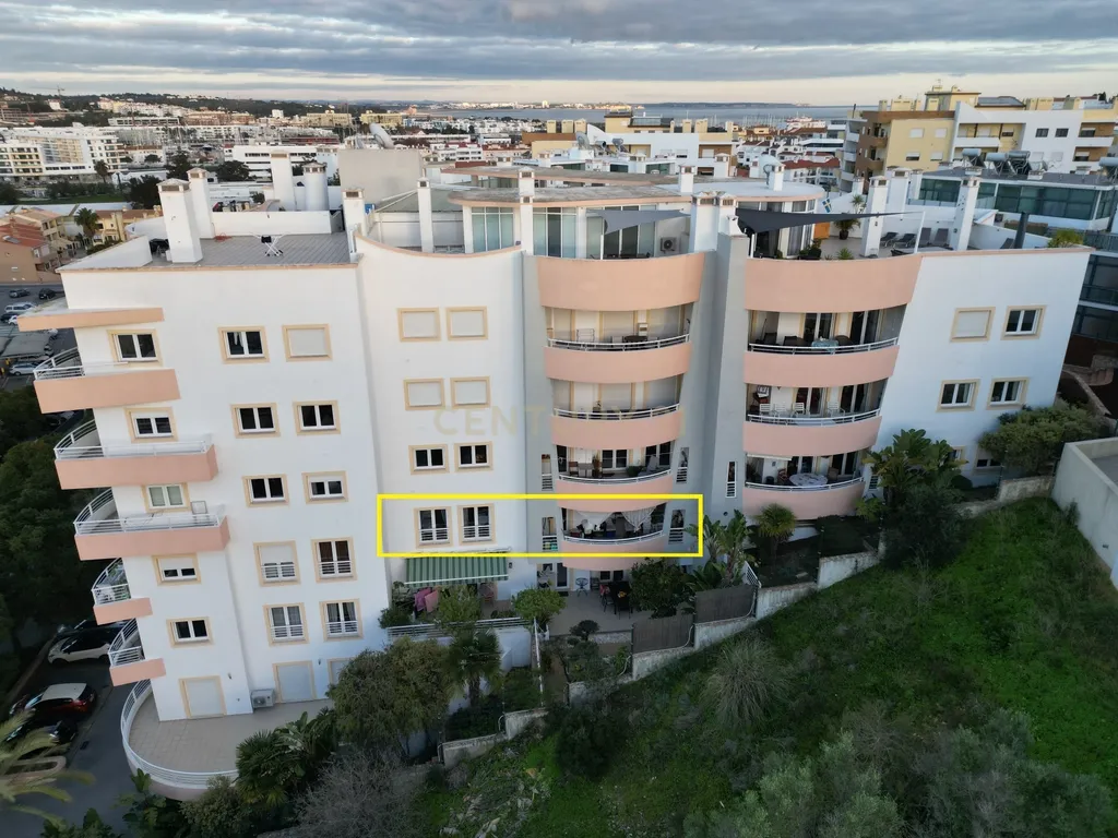 Apartamento T2 Moderno com garagem, piscina e ginásio em Lagos - Image 20