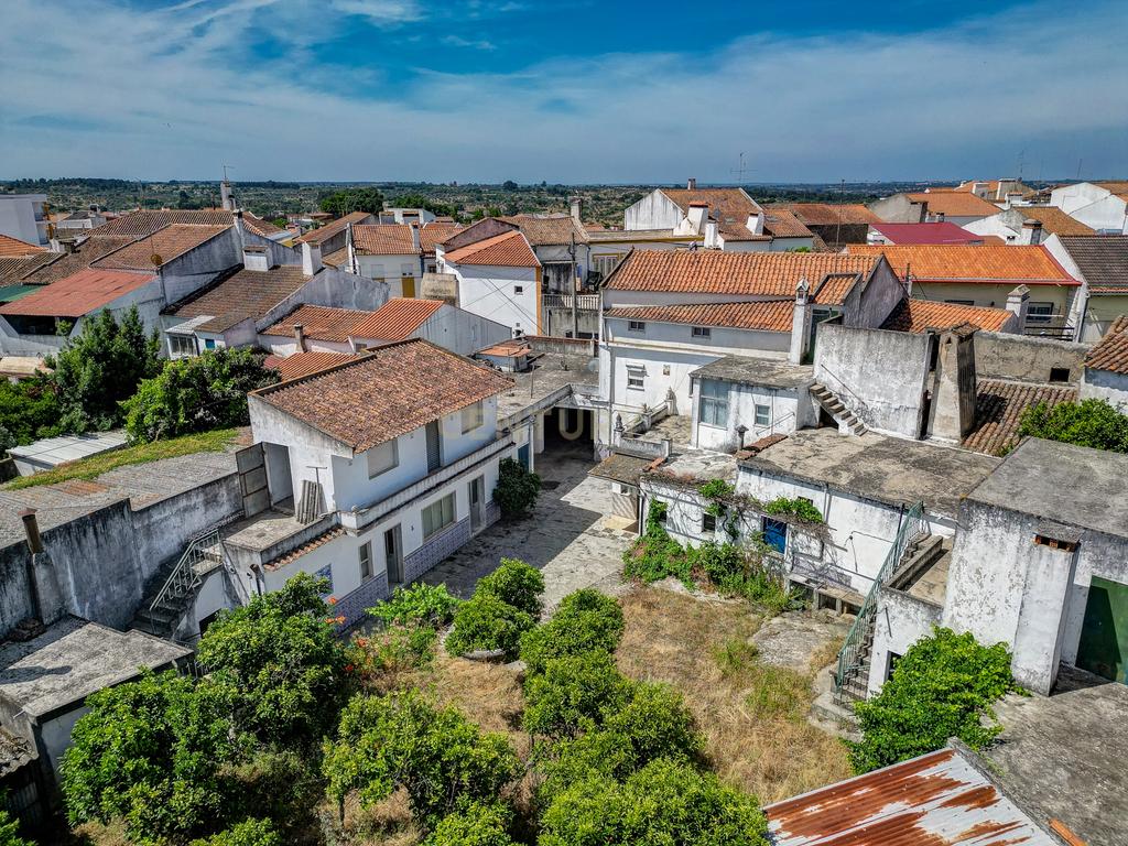 Moradia em Tolosa com 635m² e terreno com 1250m², para modernização total - Image 46