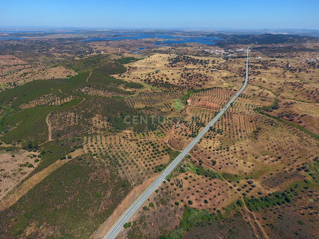 Terreno de 22ha com Ruína de 250m² em Alqueva – Oportunidade no Alentejo - Image 25