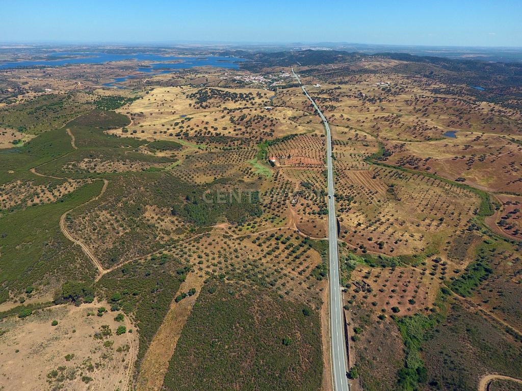 Terreno de 22ha com Ruína de 250m² em Alqueva – Oportunidade no Alentejo - Image 29