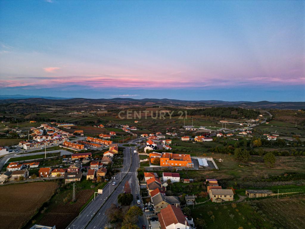Edifício 2 andares - Vimioso - Image 4