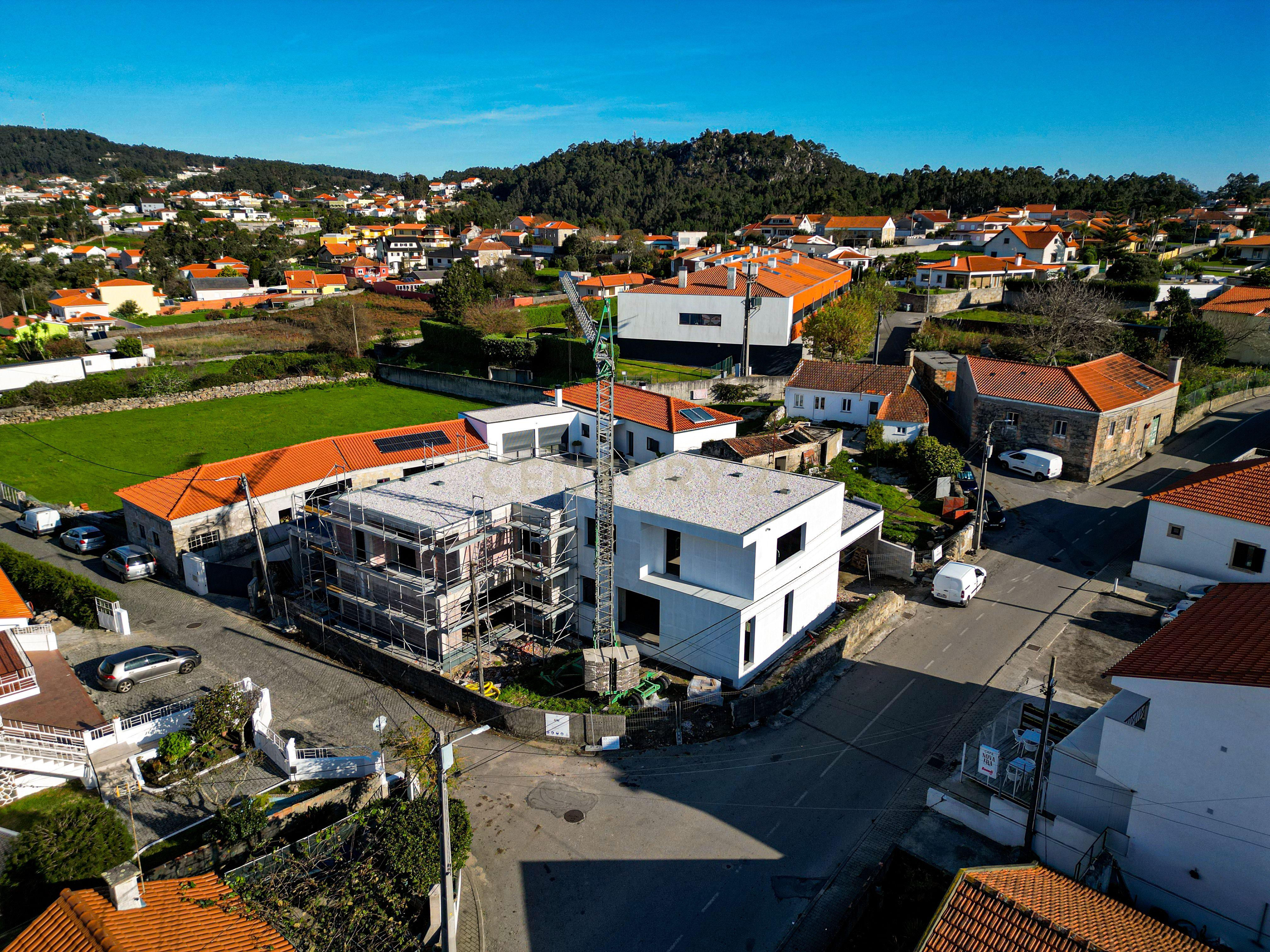 Moradia Geminada T3+1 em Antas - Image 2
