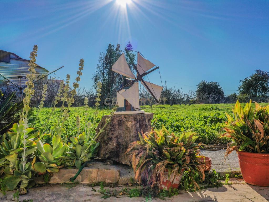 Quinta de Luxo em Silves com 10 Quartos e Piscina Comum - Image 37