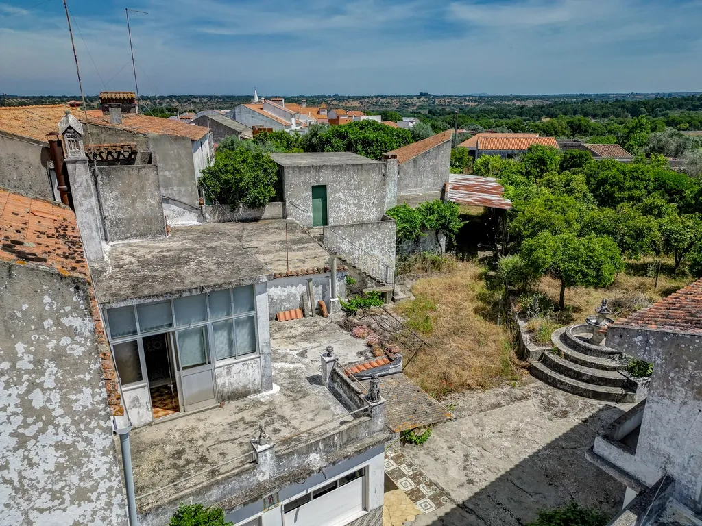 Moradia em Tolosa com 635m² e terreno com 1250m², para modernização total - Image 11