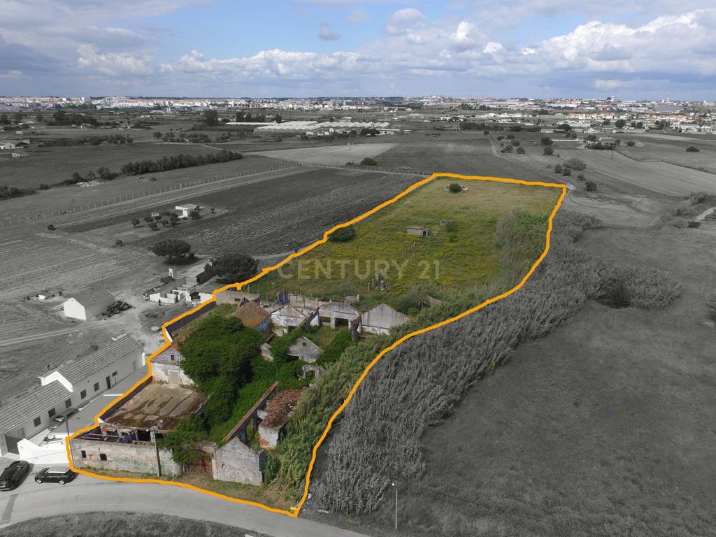 Terreno urbano misto com 13.120 m2 com aprovação para construção (60%).  - Image 2