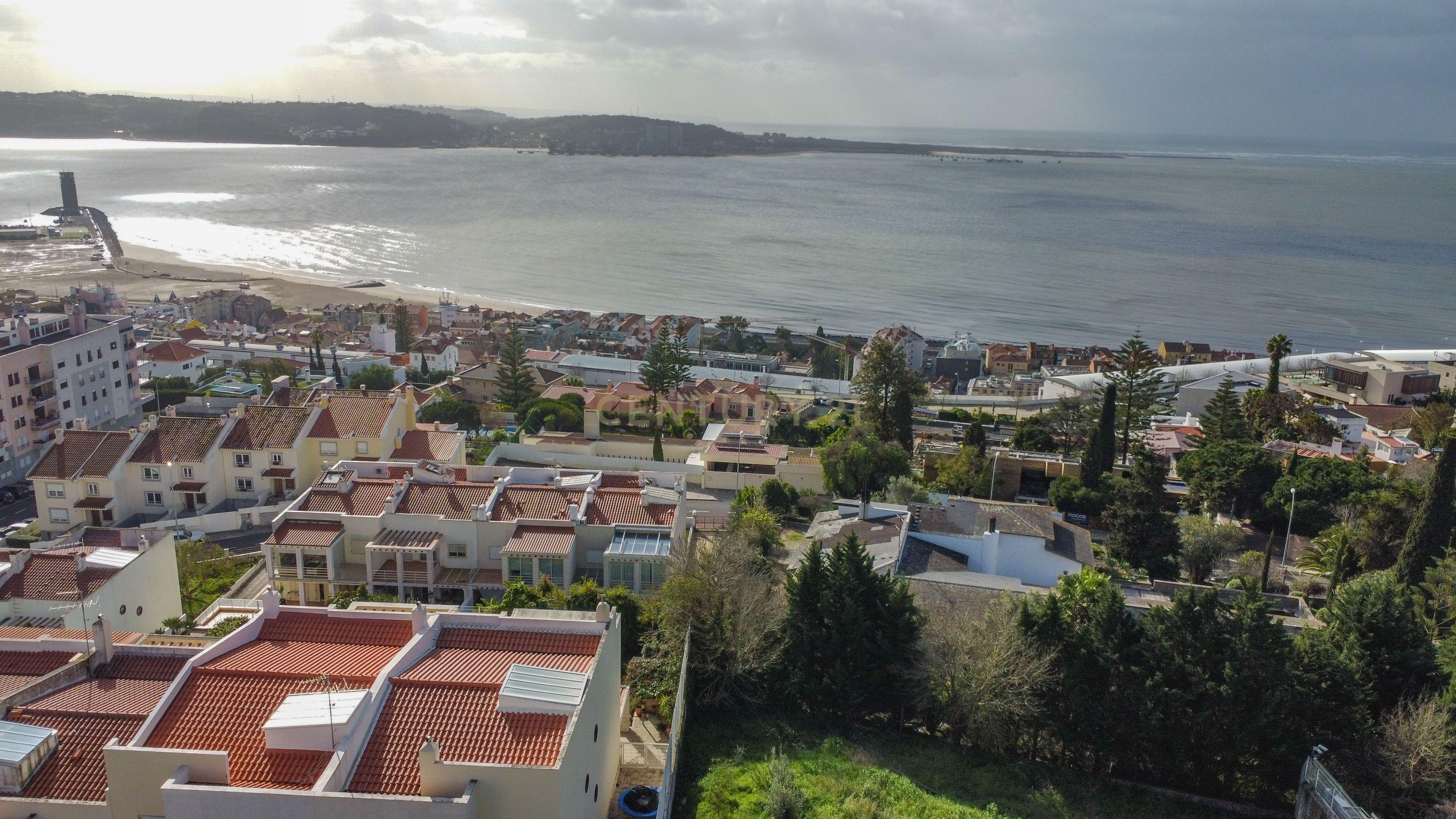 Moradia T5 no Alto de Santa Catarina/Oeiras - Vista Frontal para o mar e rio Tejo - Image 3