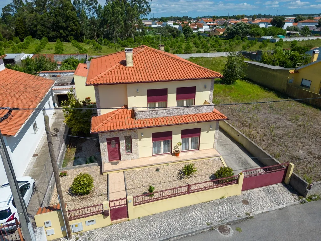 Moradia T4 na Marinha Grande - Image 36