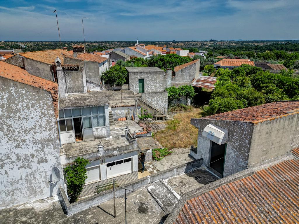 Moradia em Tolosa com 635m² e terreno com 1250m², para modernização total - Image 13