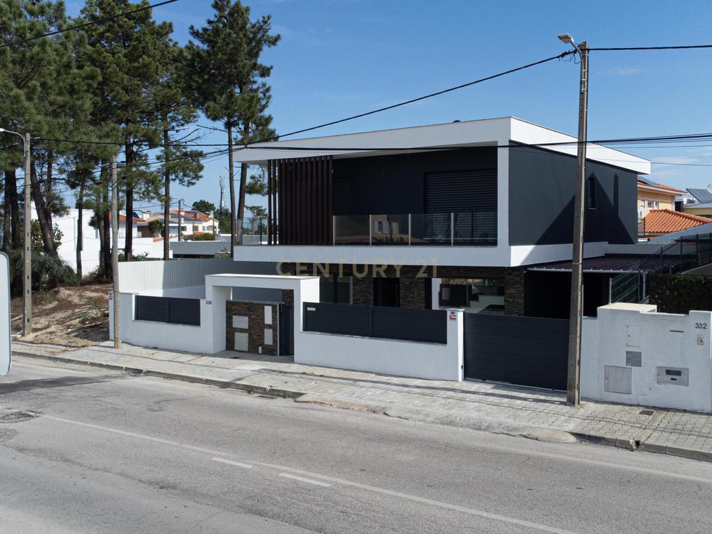 Moradia T4 com piscina - Image 5