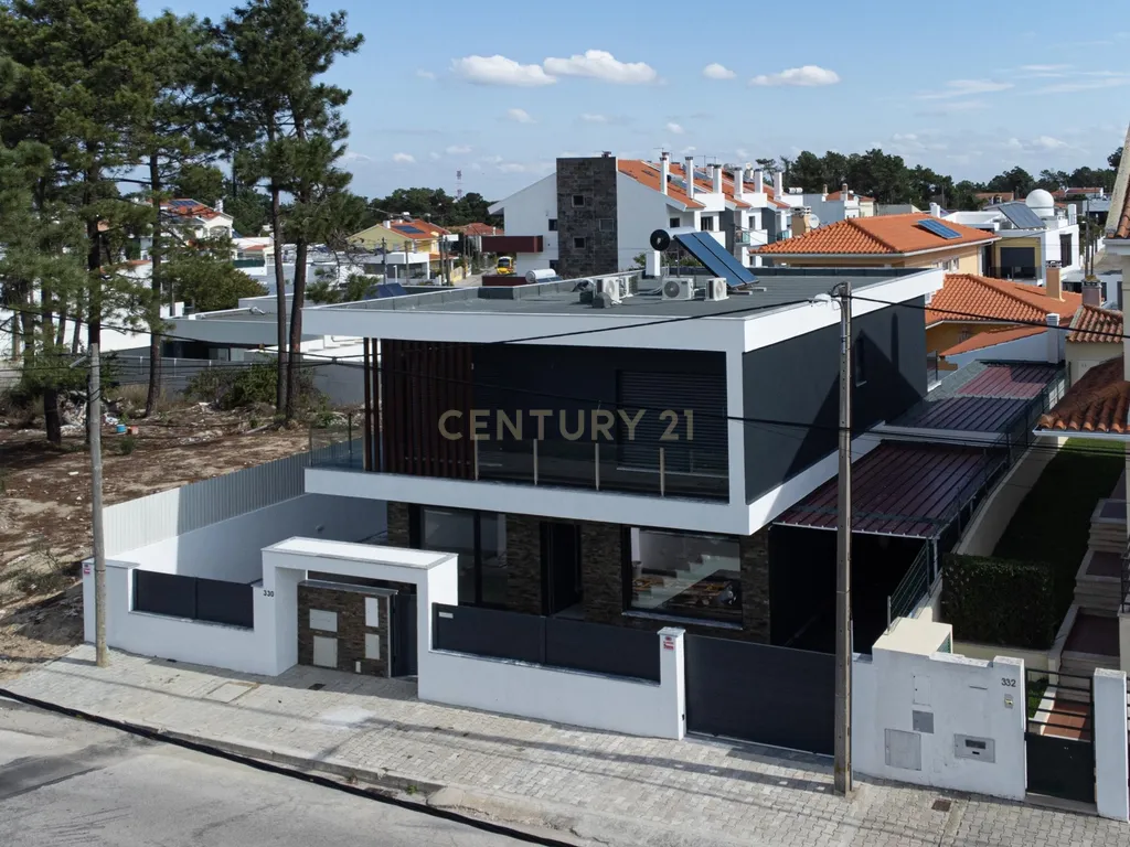 Moradia T4 com piscina - Image 6