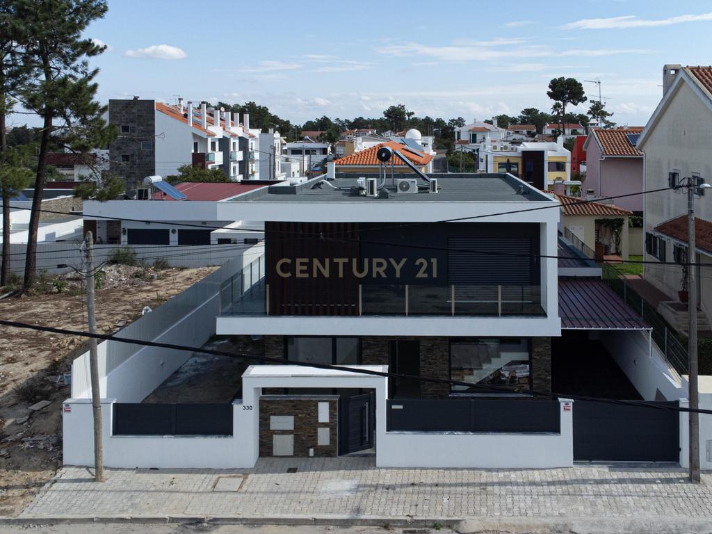 Moradia T4 com piscina - Image 4