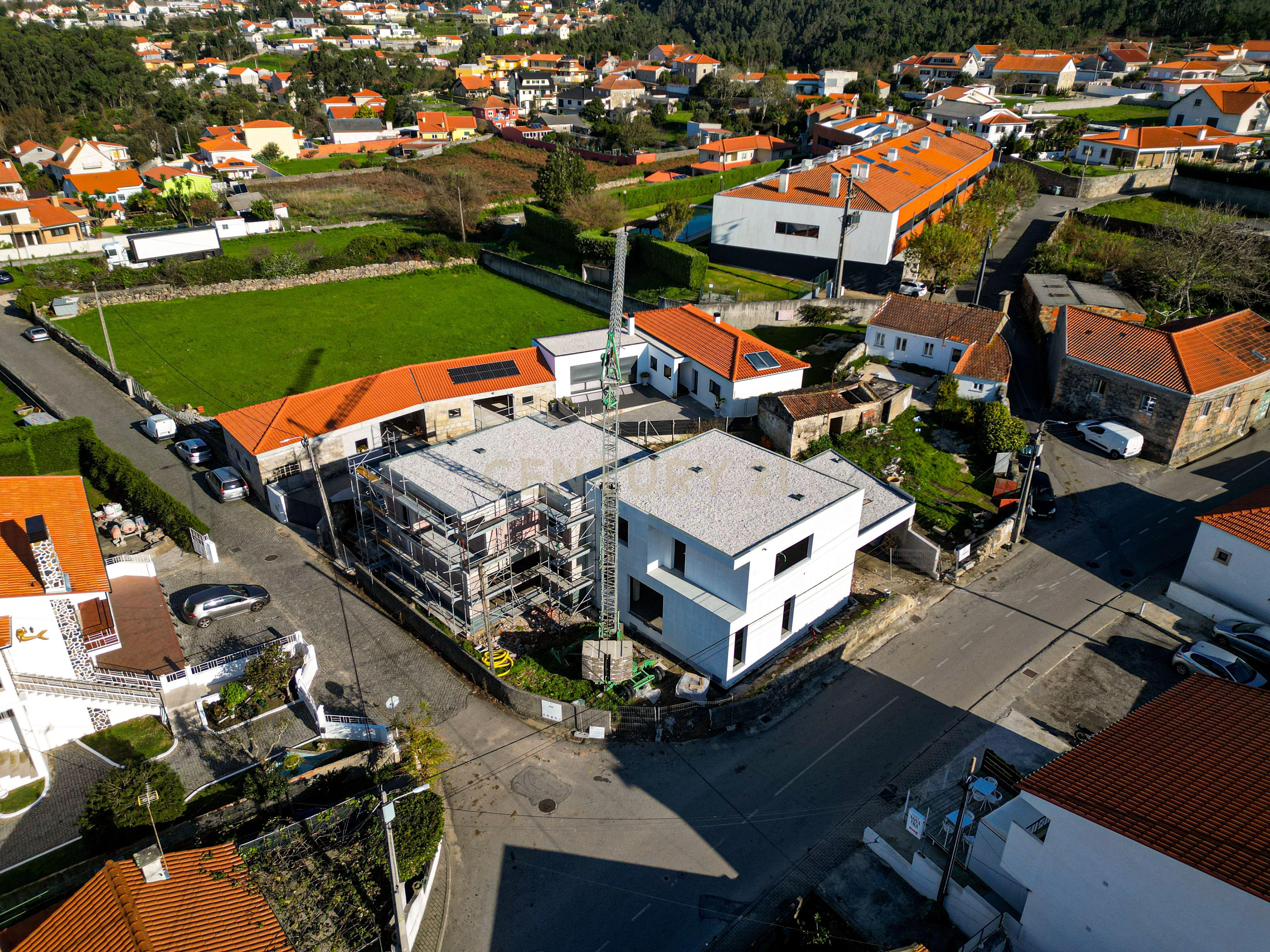 Moradia Geminada T3+1 em Antas - Image 19