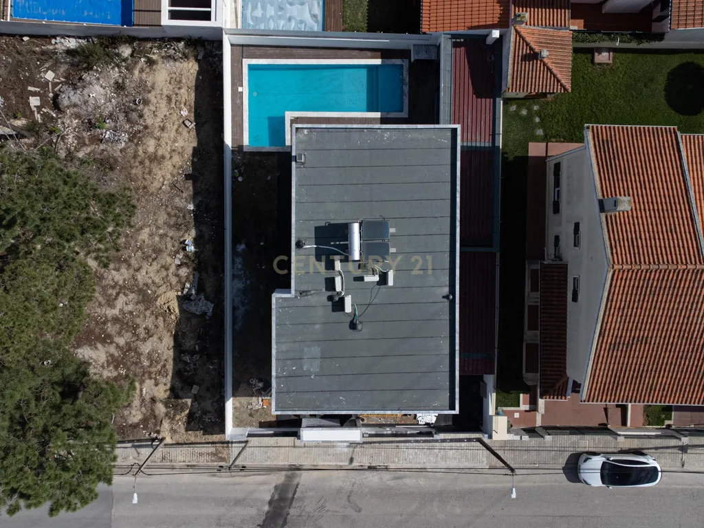 Moradia T4 com piscina - Image 20