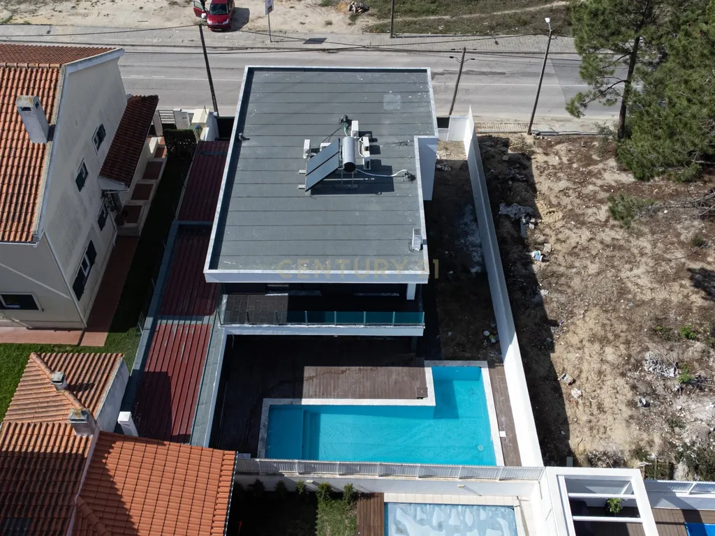 Moradia T4 com piscina - Image 25