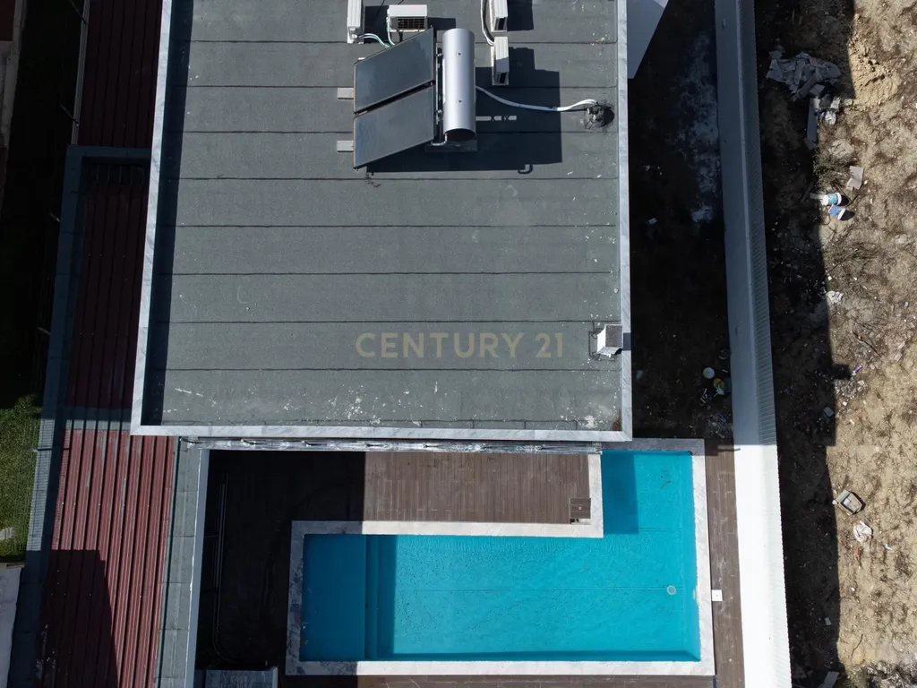Moradia T4 com piscina - Image 16