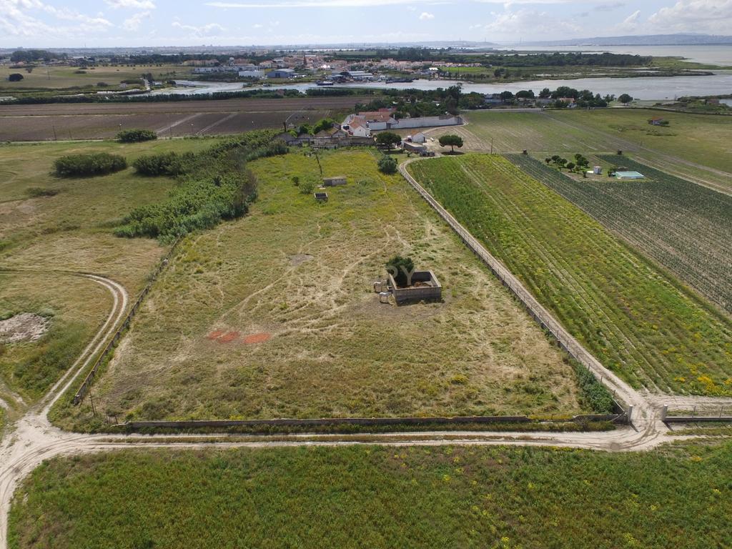Terreno urbano misto com 13.120 m2 com aprovação para construção (60%).  - Image 3