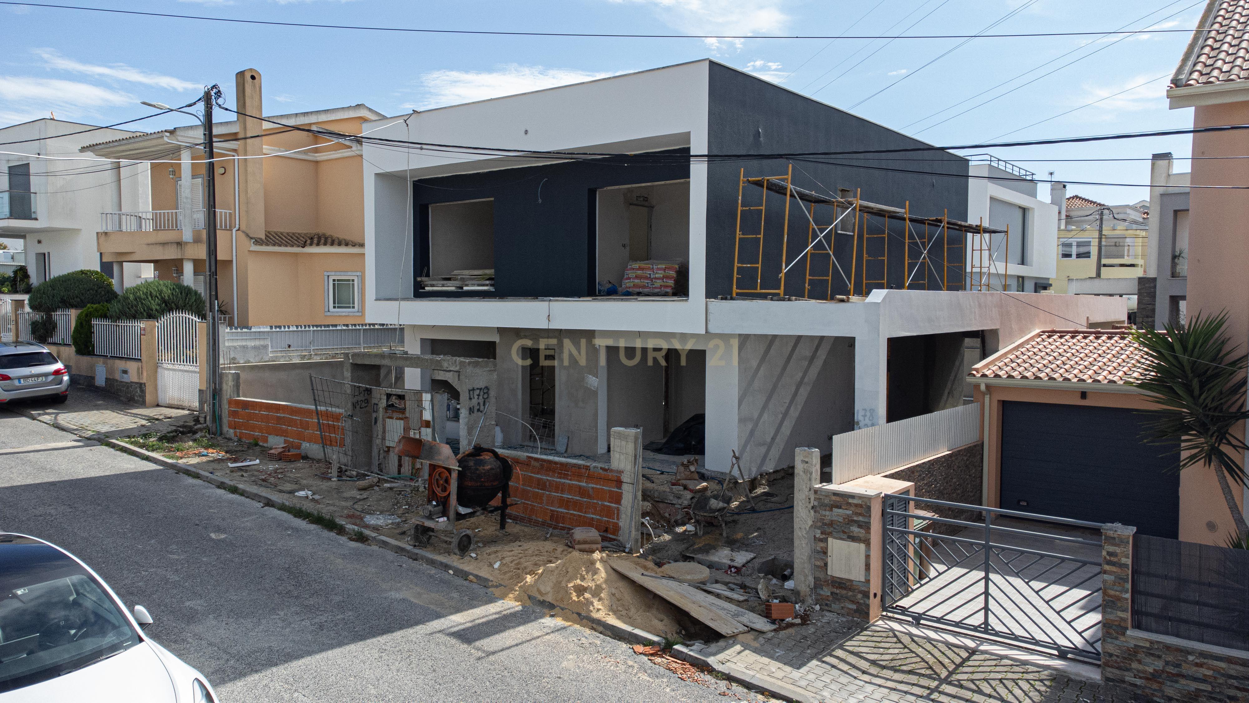Moradia T4 com piscina - Image 1