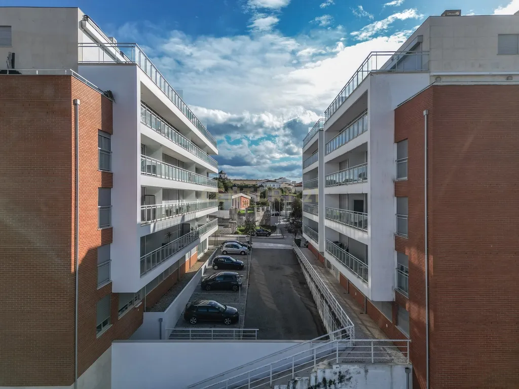 Apartamento Moderno na Figueira da Foz com Estacionamento e Elevador - Image 22