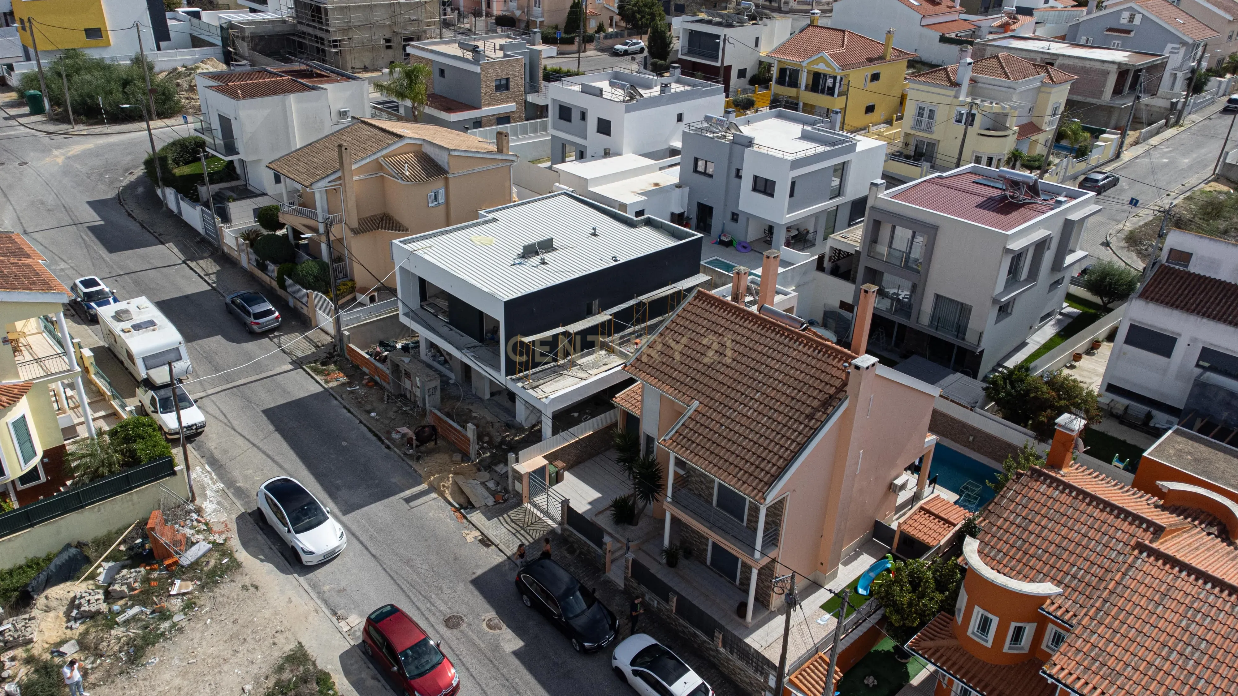Moradia T4 com piscina - Image 6