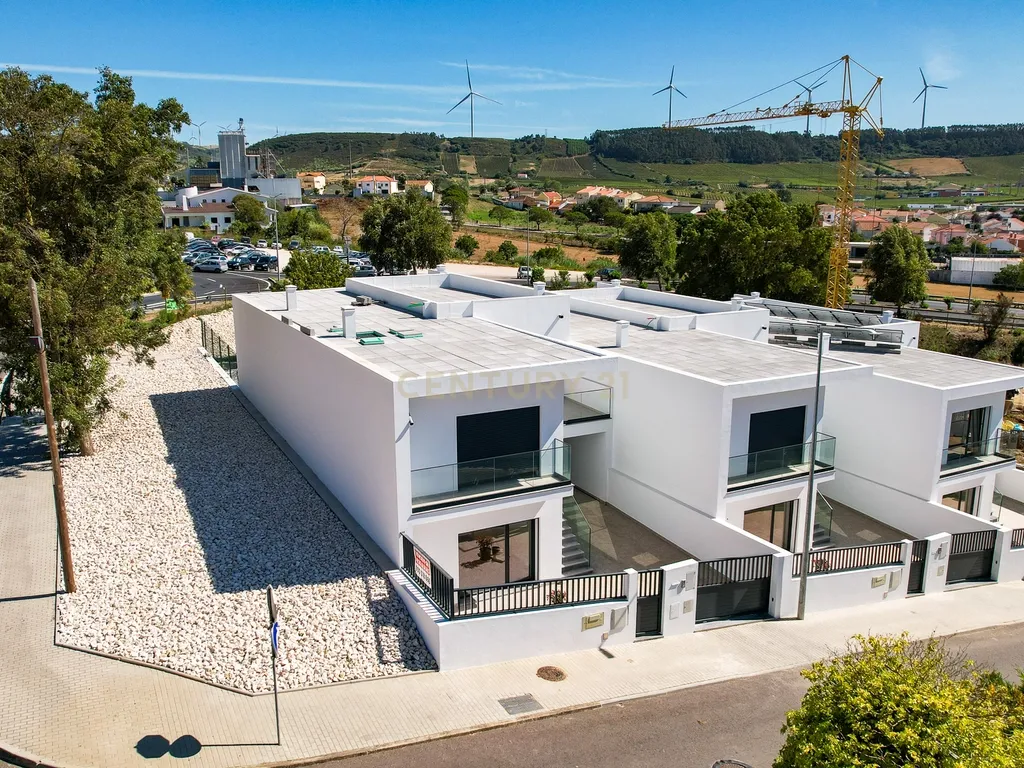 Moradia T3 em Torres Vedras: Pronta para Morar! - Image 1