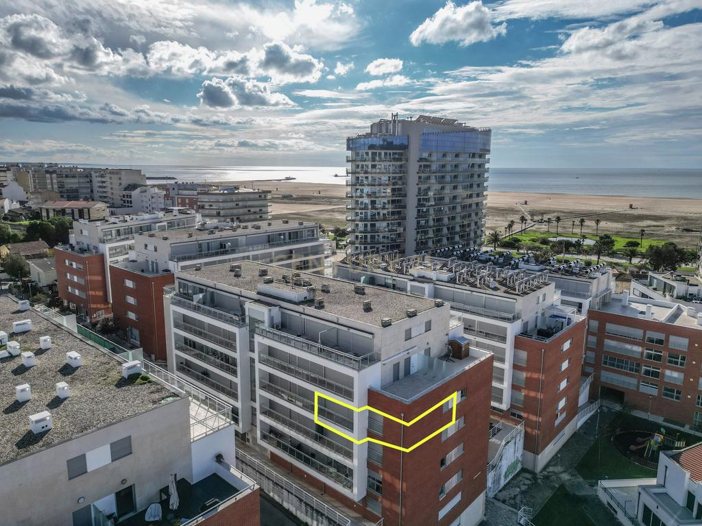Apartamento Moderno na Figueira da Foz com Estacionamento e Elevador - Image 23