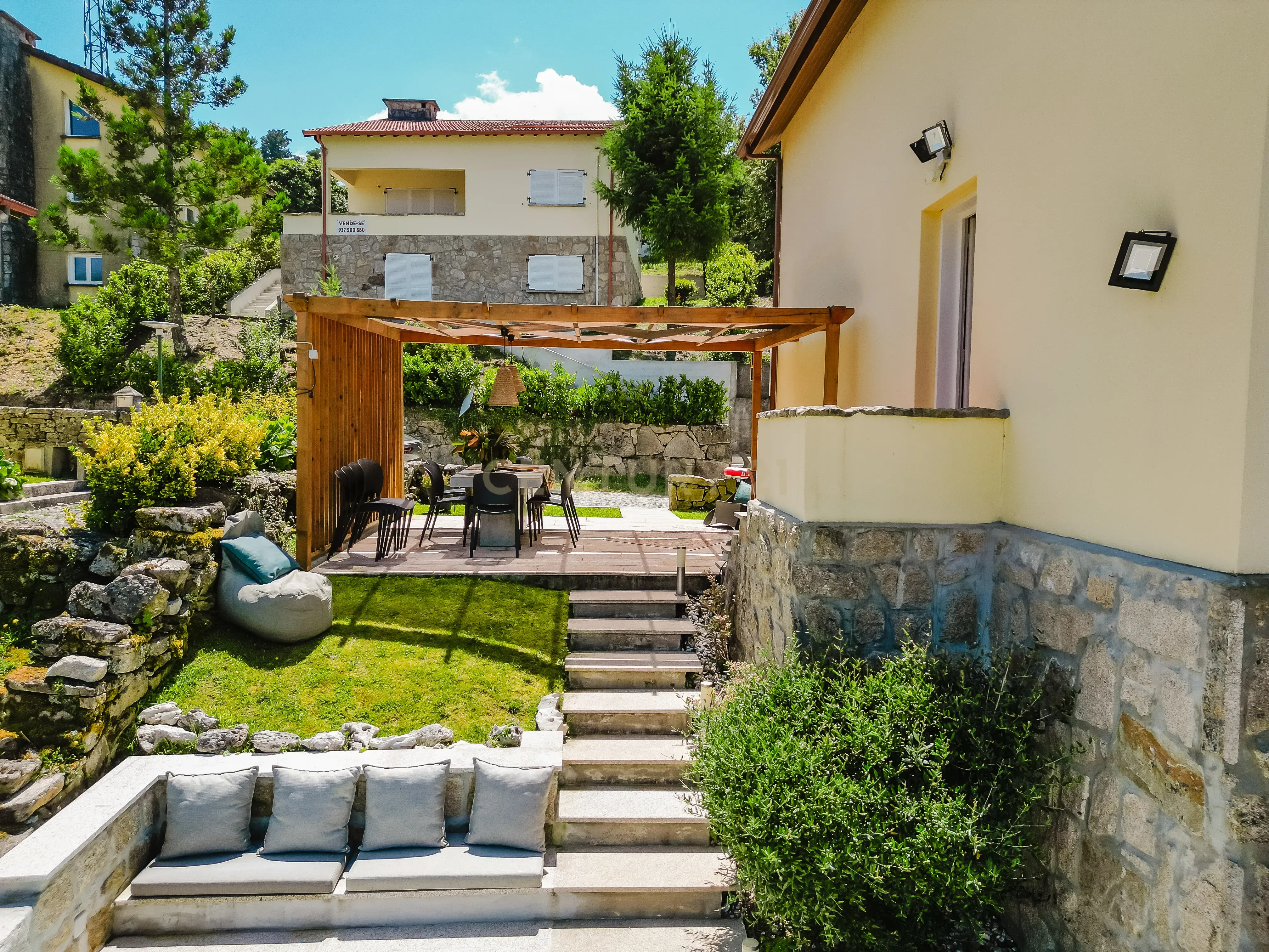 Casa Exuberante T4 com Piscina e Jacuzzi junto ao Rio na zona do Gerês - Image 30