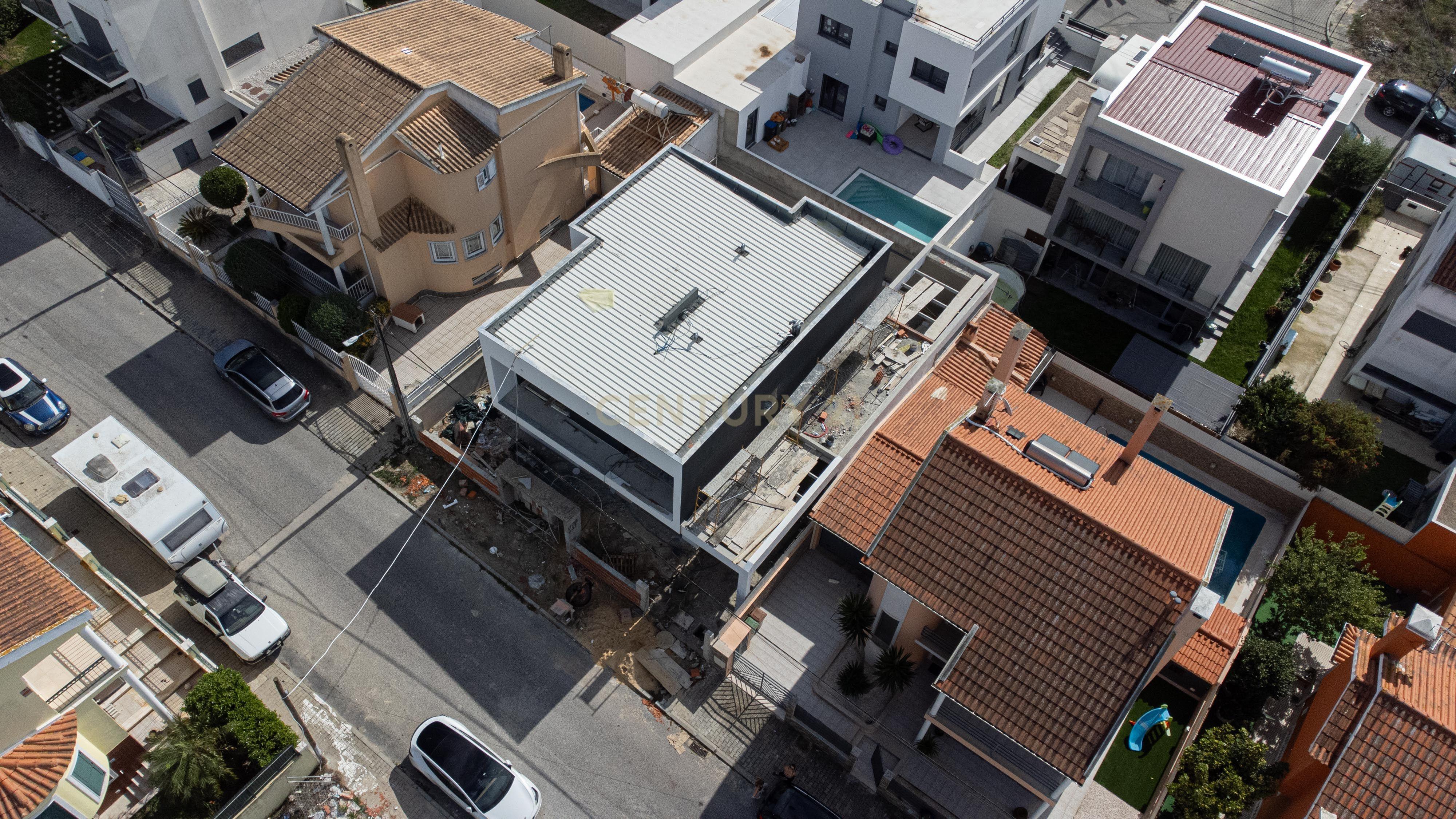 Moradia T4 com piscina - Image 3