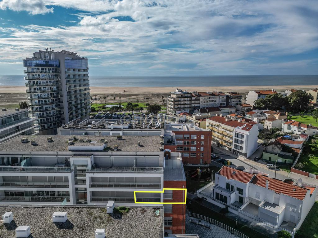 Apartamento Moderno na Figueira da Foz com Estacionamento e Elevador - Image 1
