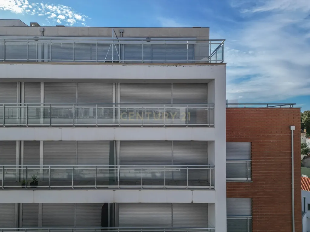 Apartamento Moderno na Figueira da Foz com Estacionamento e Elevador - Image 24