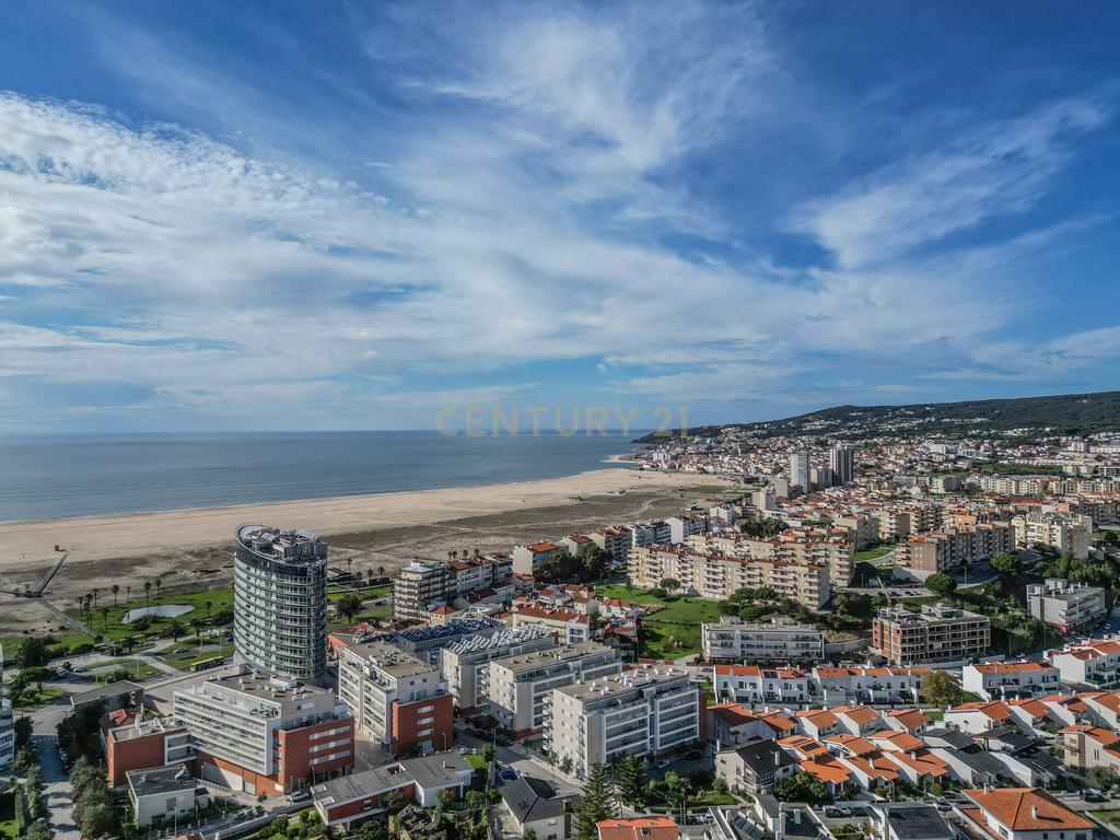 Apartamento Moderno na Figueira da Foz com Estacionamento e Elevador - Image 26