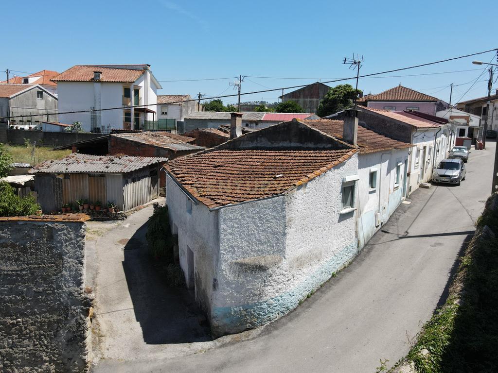 Moradia  com terreno na Corujeira (Ribeira de Frades) - Coimbra - Image 2