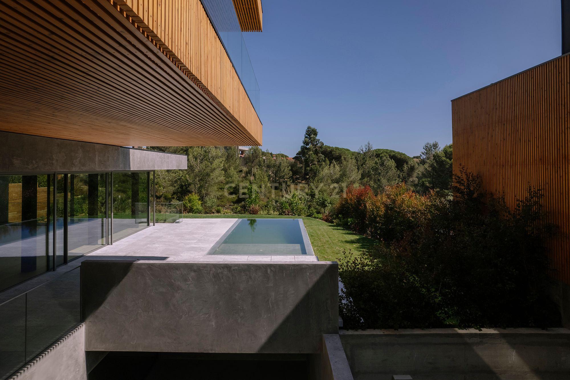 Magnifica Moradia T4 em Cascais - Image 4