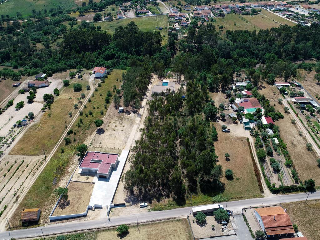 Terreno Rústico com 7 460 m² - Image 7