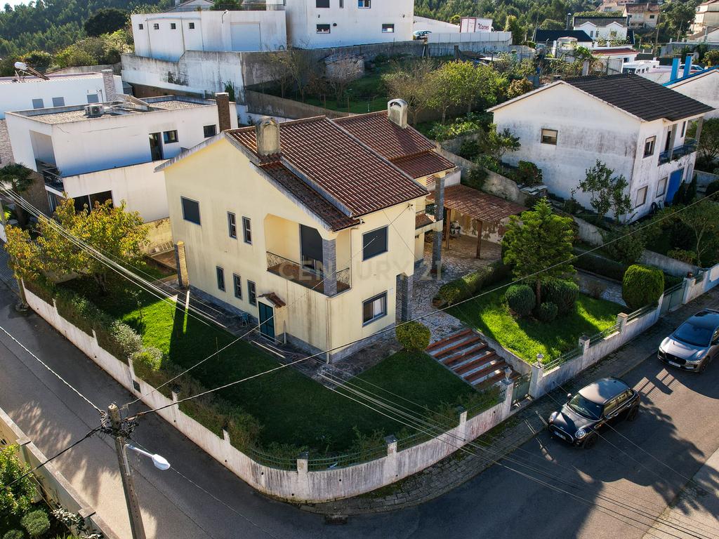 Moradia T3 - Venda do Pinheiro - Mafra - Image 1