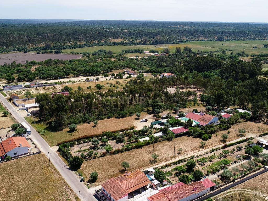 Terreno Rústico com 7 460 m² - Image 8