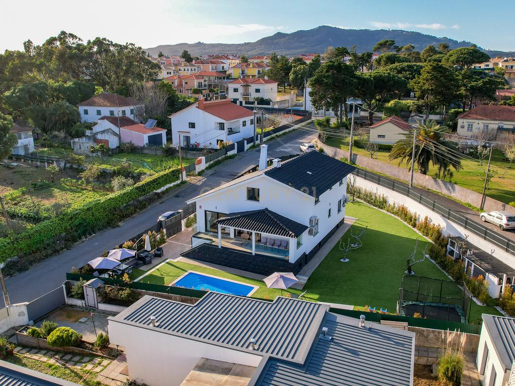 Vivendo o Sonho: Luxuosa Moradia T5 em Albarraque com Espaço de Lazer para Crianças - Image 65