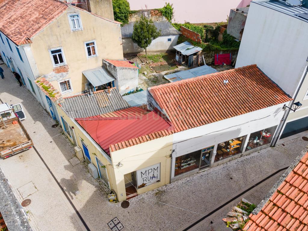 Edifício Espaçoso em Marinha Grande - Oportunidade Única! - Image 6