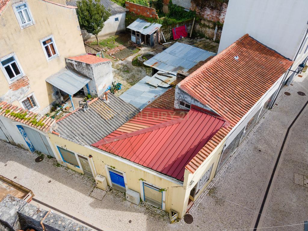 Edifício Espaçoso em Marinha Grande - Oportunidade Única! - Image 10