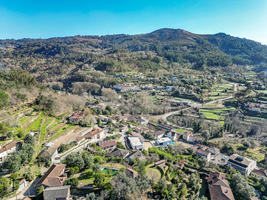 Moradia 6 assoalhadas, 195m2 área construção, 672m2 terreno, com anexo T1 - Image 56