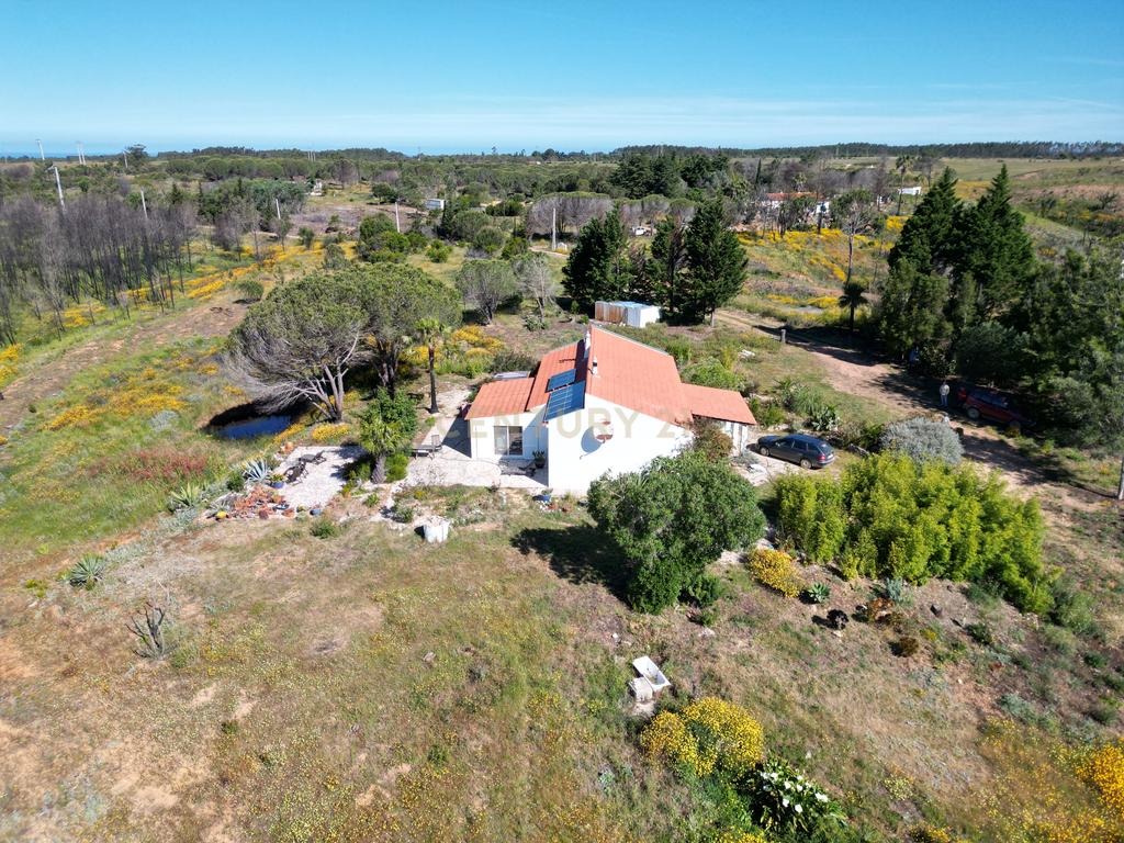 Quinta perto do Mar e de Aljezur, T3 mais uma ruina, com grande potential em Aljezur-Algarve - Image 39