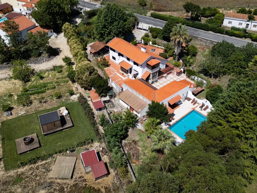 Moradia T3+1 com piscina para venda em Santarém - Image 7